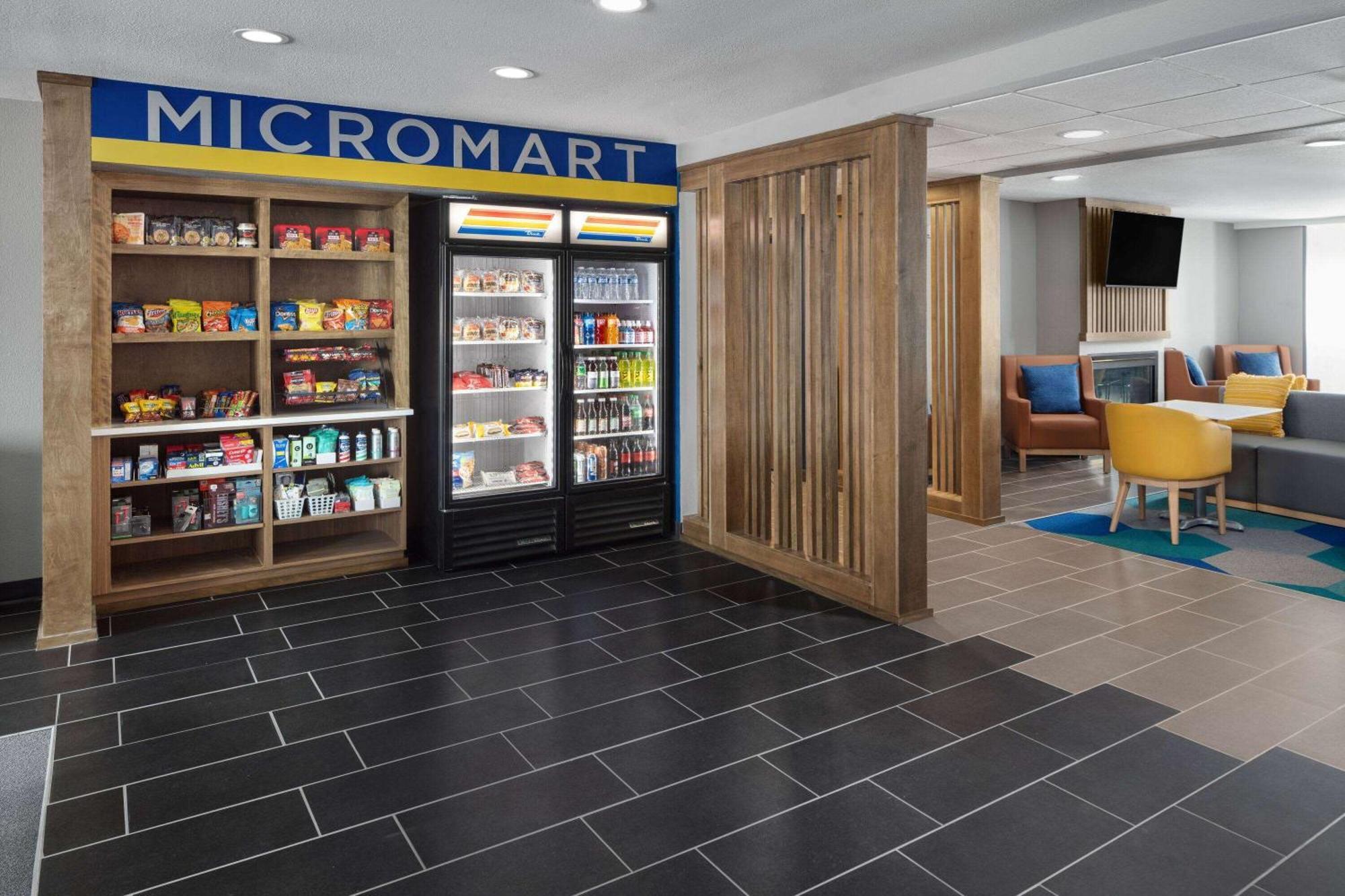 Microtel Inn & Suites By Wyndham Rapid City Exteriör bild