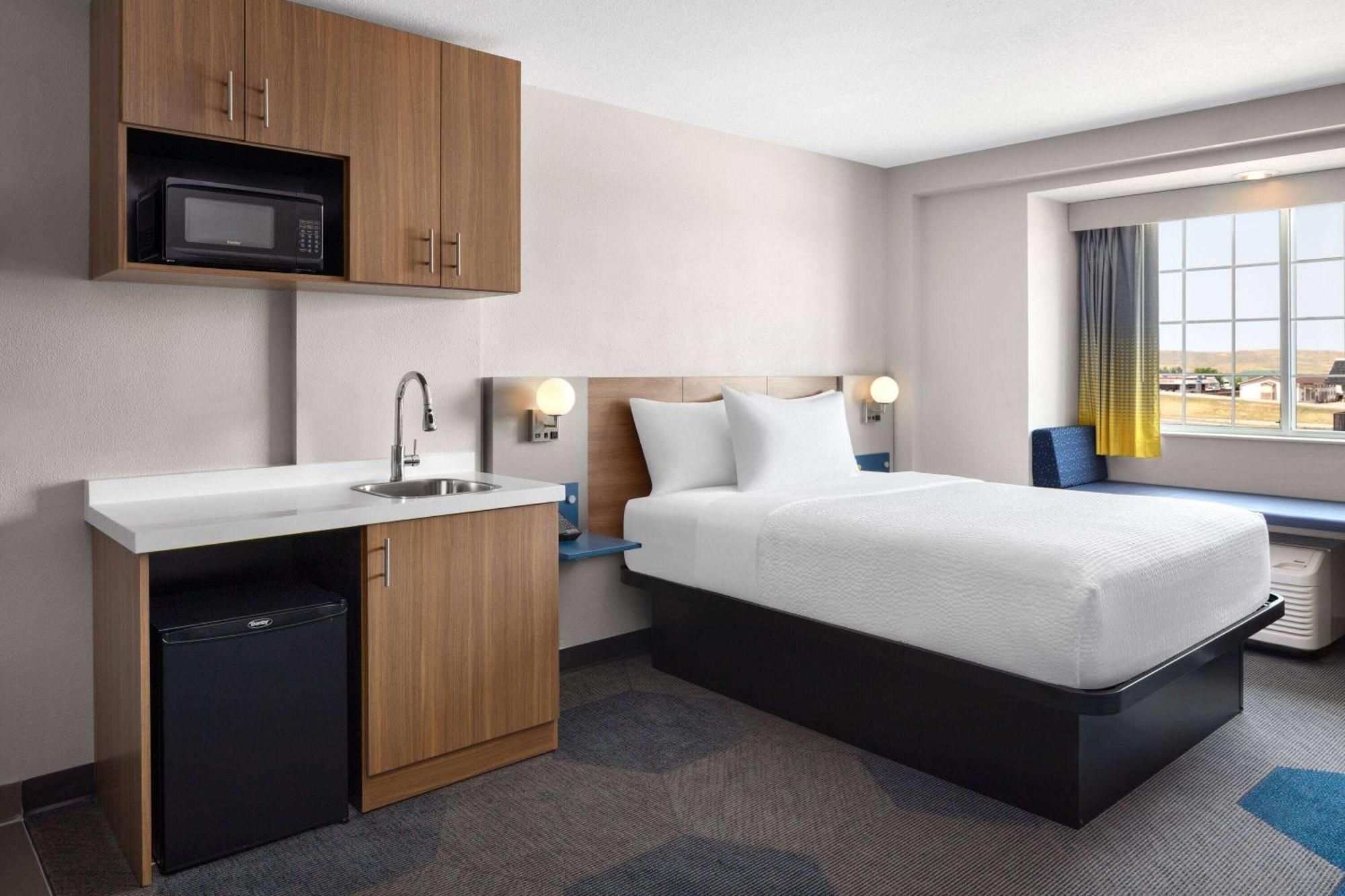 Microtel Inn & Suites By Wyndham Rapid City Exteriör bild