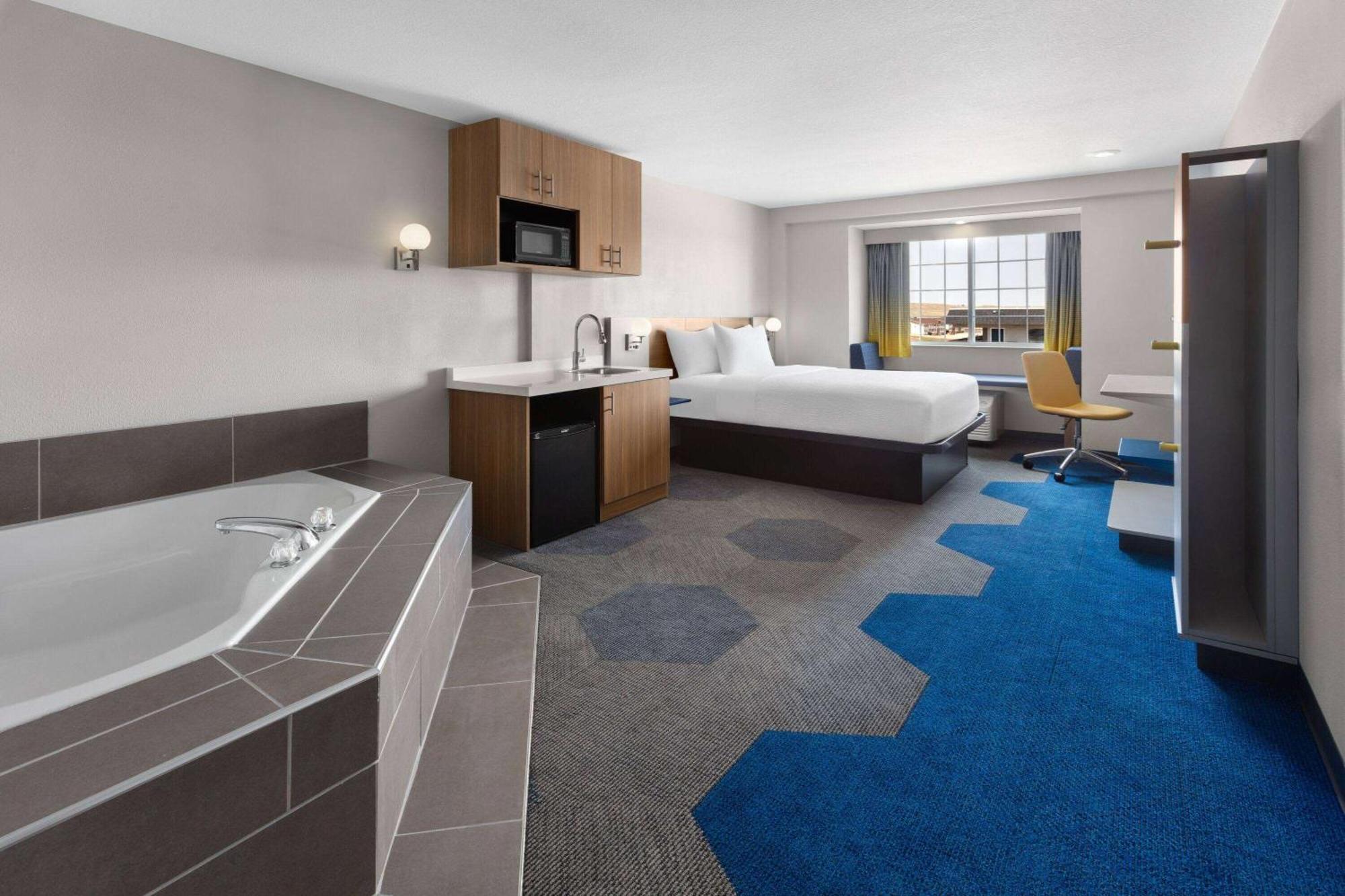 Microtel Inn & Suites By Wyndham Rapid City Exteriör bild