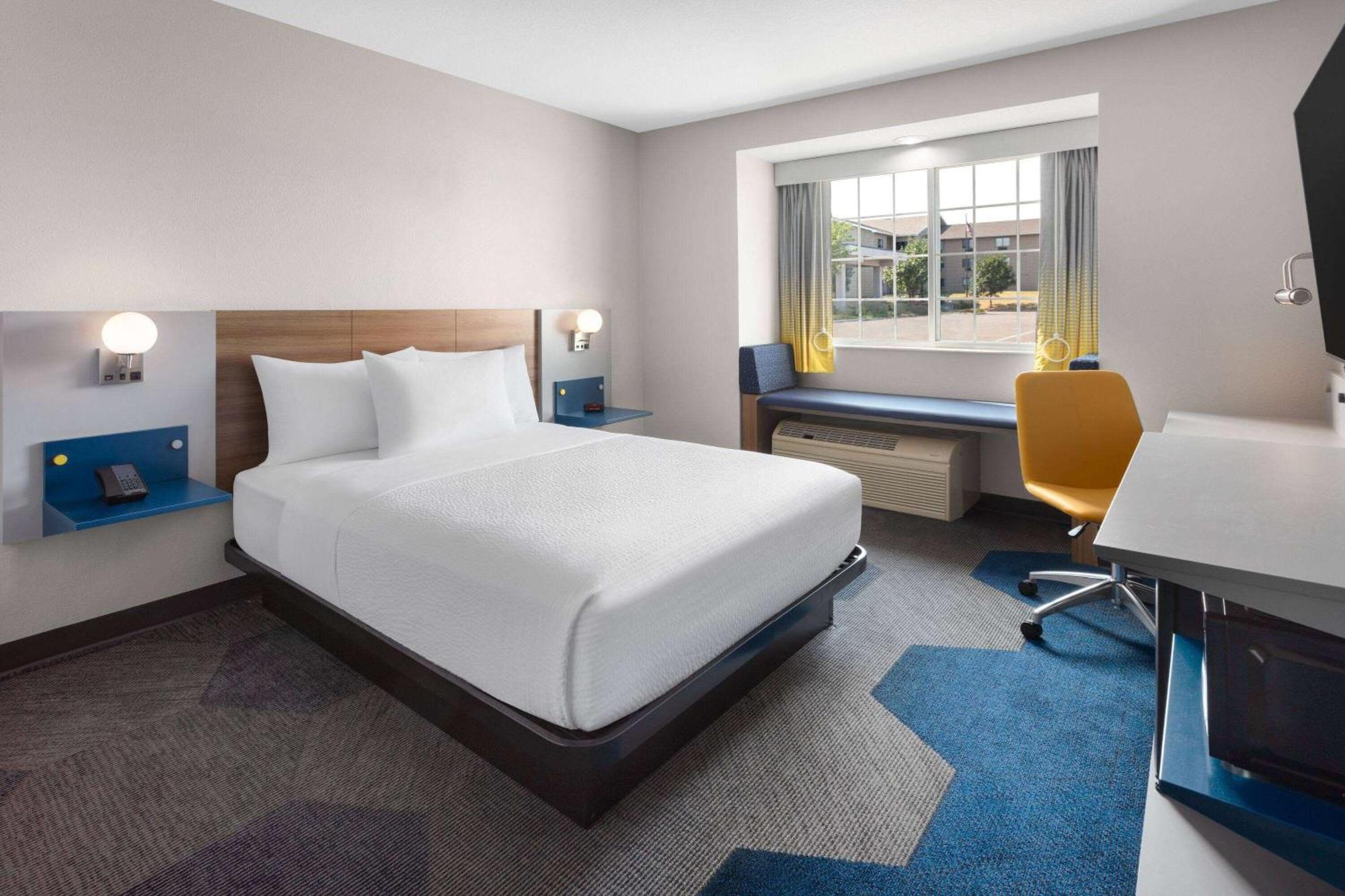 Microtel Inn & Suites By Wyndham Rapid City Exteriör bild